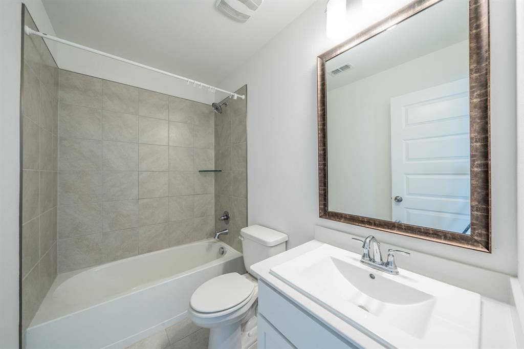 821 Reynolds Drive, Fate, TX 75087 821 Reynolds Drive, Fate, TX 75087