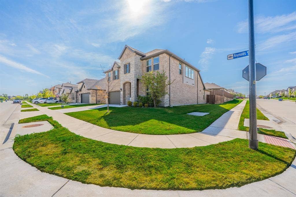 821 Reynolds Drive, Fate, TX 75087 821 Reynolds Drive, Fate, TX 75087