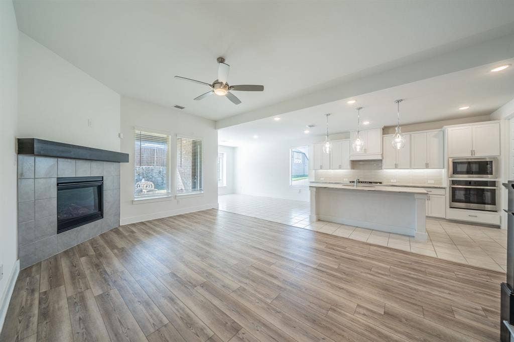 821 Reynolds Drive, Fate, TX 75087 821 Reynolds Drive, Fate, TX 75087