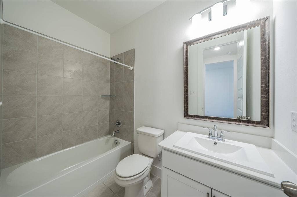 821 Reynolds Drive, Fate, TX 75087 821 Reynolds Drive, Fate, TX 75087