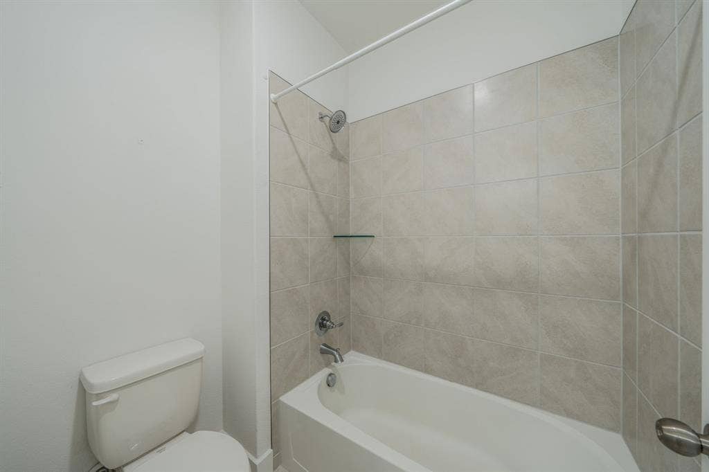821 Reynolds Drive, Fate, TX 75087 821 Reynolds Drive, Fate, TX 75087