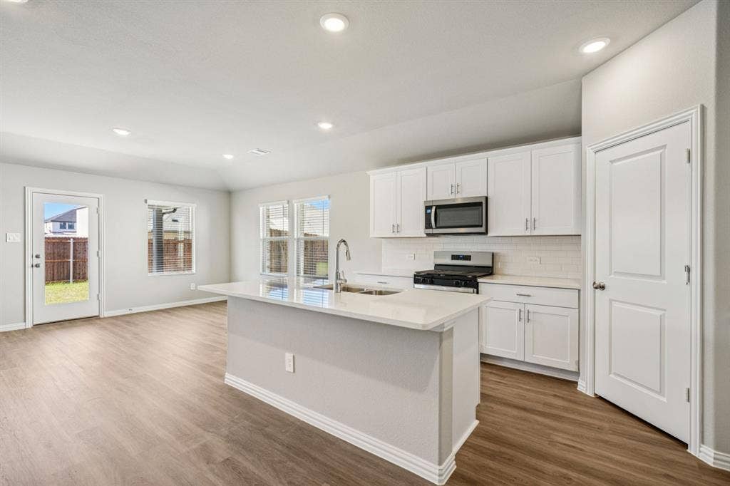 1759 Onion Creek Place, Crandall, TX 75114 Photo is not of the actual home, but is an inspirational photo of builder’s model home and may depict options, furnishings, and/or decorator features that are not included.