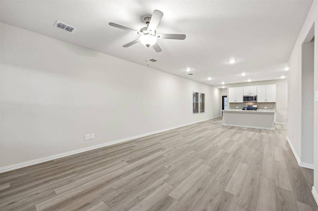 1737 Gardendale Hollow Lane, Anna, TX 75409 Photo is not of the actual home, but is an inspirational photo of builder’s model home and may depict options, furnishings, and/or decorator features that are not included.