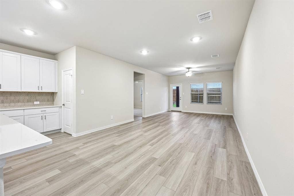1737 Gardendale Hollow Lane, Anna, TX 75409 Photo is not of the actual home, but is an inspirational photo of builder’s model home and may depict options, furnishings, and/or decorator features that are not included.