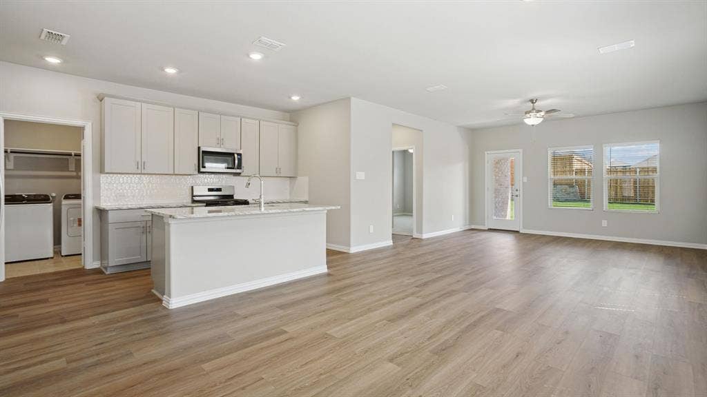 1733 Gardendale Hollow Lane, Anna, TX 75409 Photo is not of the actual home, but is an inspirational photo of builder’s model home and may depict options, furnishings, and/or decorator features that are not included.