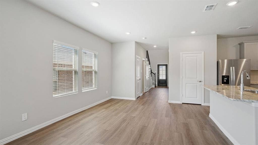 1733 Gardendale Hollow Lane, Anna, TX 75409 Photo is not of the actual home, but is an inspirational photo of builder’s model home and may depict options, furnishings, and/or decorator features that are not included.