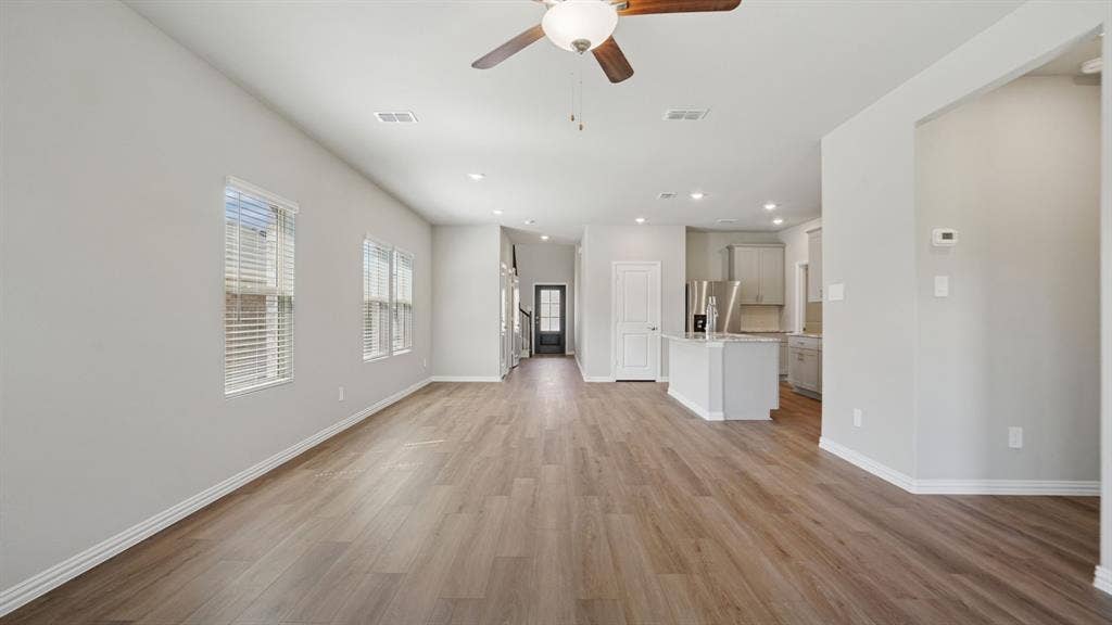 1733 Gardendale Hollow Lane, Anna, TX 75409 Photo is not of the actual home, but is an inspirational photo of builder’s model home and may depict options, furnishings, and/or decorator features that are not included.