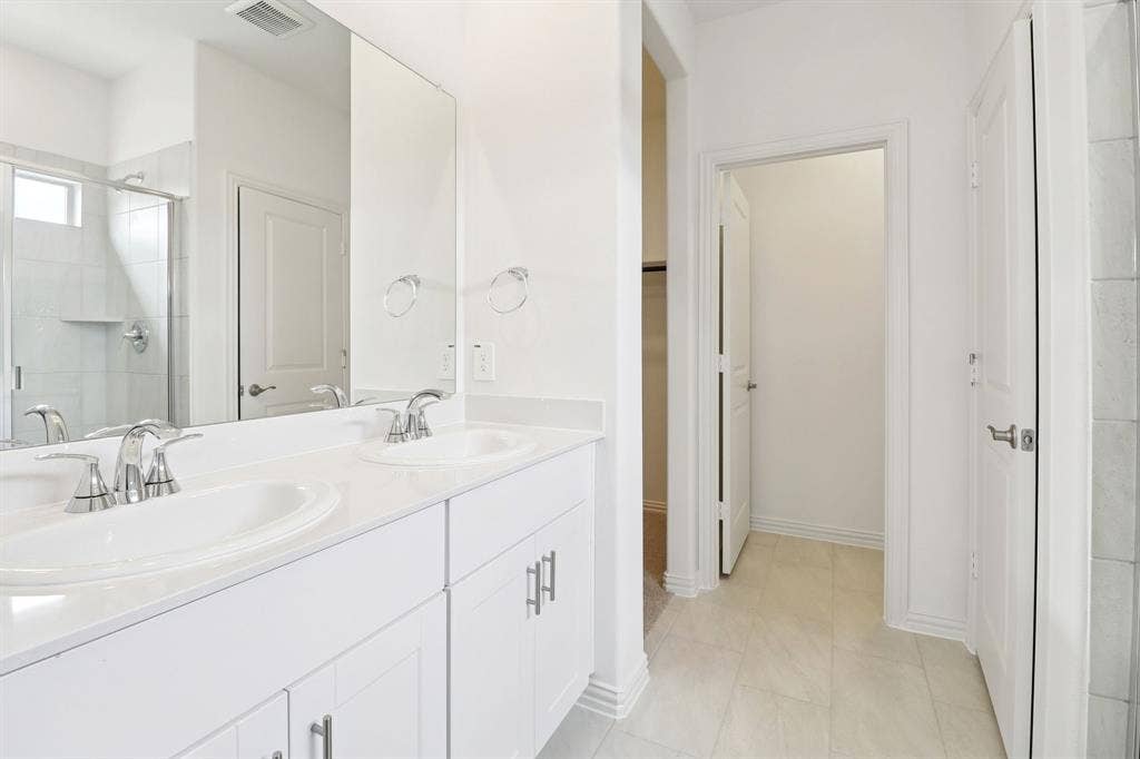 Photo is not of the actual home, but is an inspirational photo of builder’s model home and may depict options, furnishings, and/or decorator features that are not included.