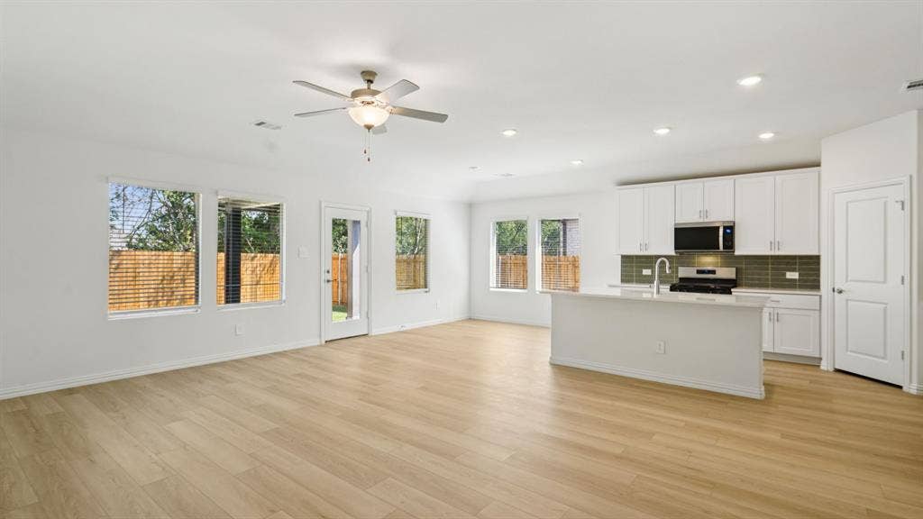 1204 Morrell Drive, Princeton, TX 75071 Photo is not of the actual home, but is an inspirational photo of builder’s model home and may depict options, furnishings, and/or decorator features that are not included.