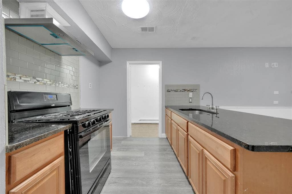 301 S Forest Crest Drive, Garland, TX 75042 301 S Forest Crest Drive, Garland, TX 75042