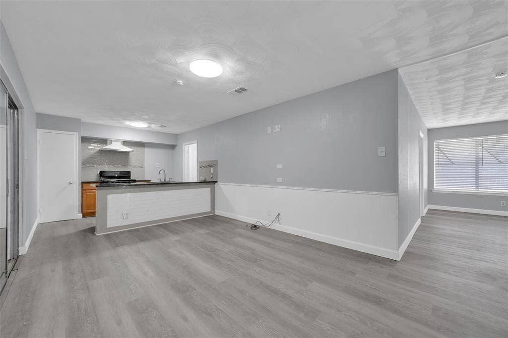 301 S Forest Crest Drive, Garland, TX 75042 301 S Forest Crest Drive, Garland, TX 75042