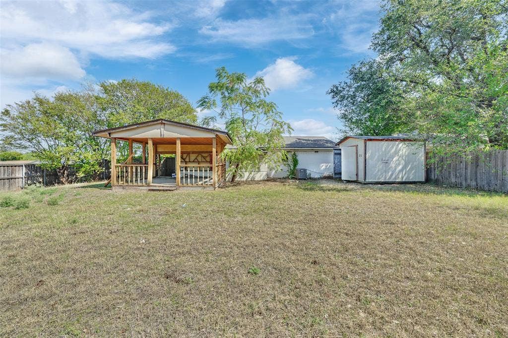 301 S Forest Crest Drive, Garland, TX 75042 301 S Forest Crest Drive, Garland, TX 75042