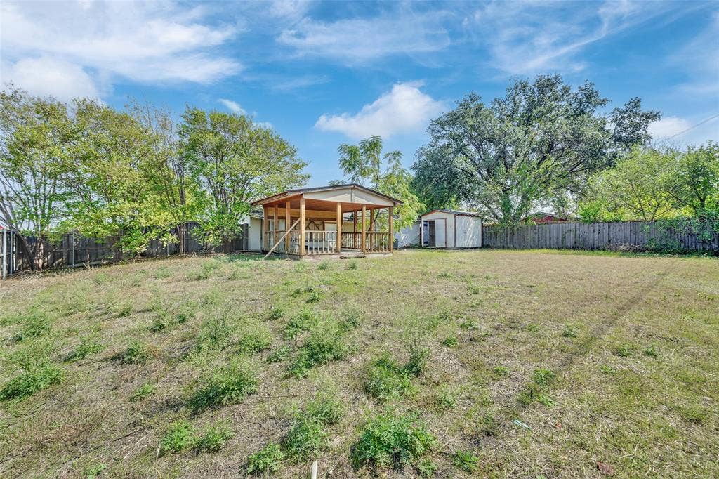 301 S Forest Crest Drive, Garland, TX 75042 301 S Forest Crest Drive, Garland, TX 75042