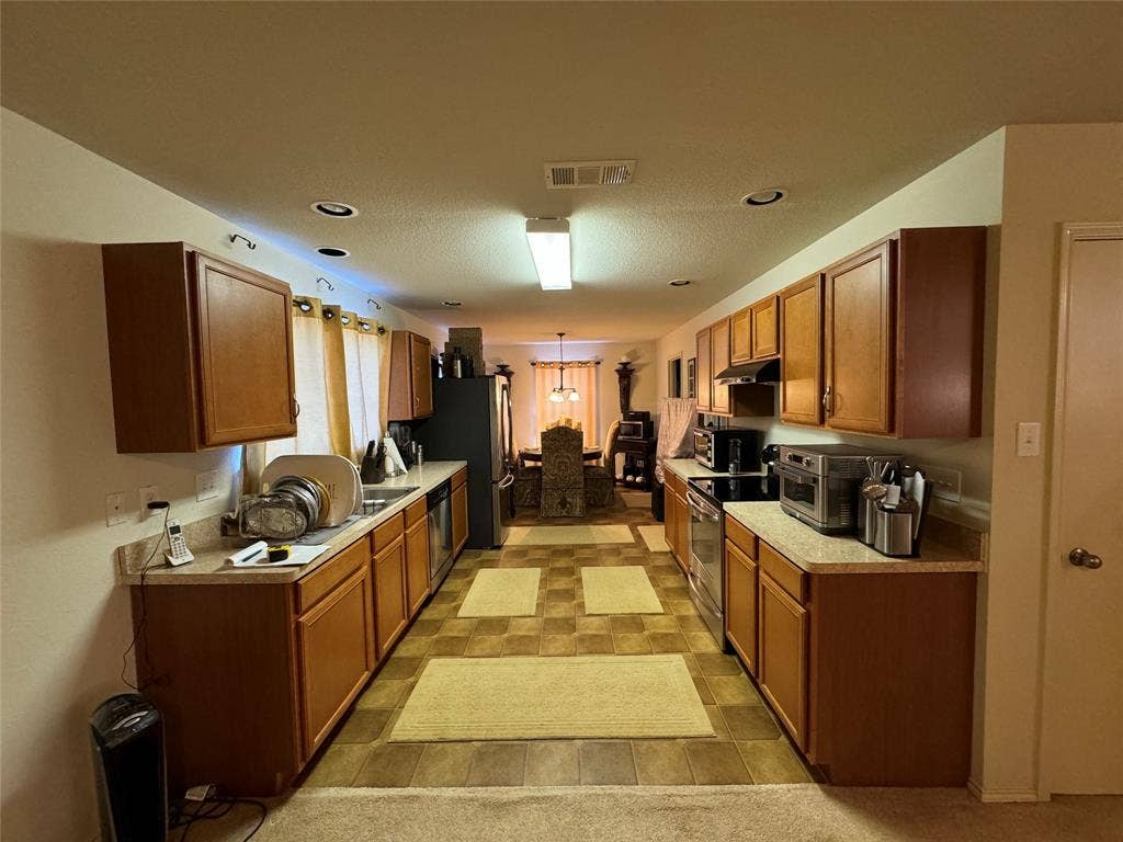221 Blue Roan Drive, Waxahachie, TX 75165 221 Blue Roan Drive, Waxahachie, TX 75165