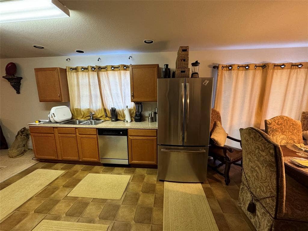 221 Blue Roan Drive, Waxahachie, TX 75165 221 Blue Roan Drive, Waxahachie, TX 75165