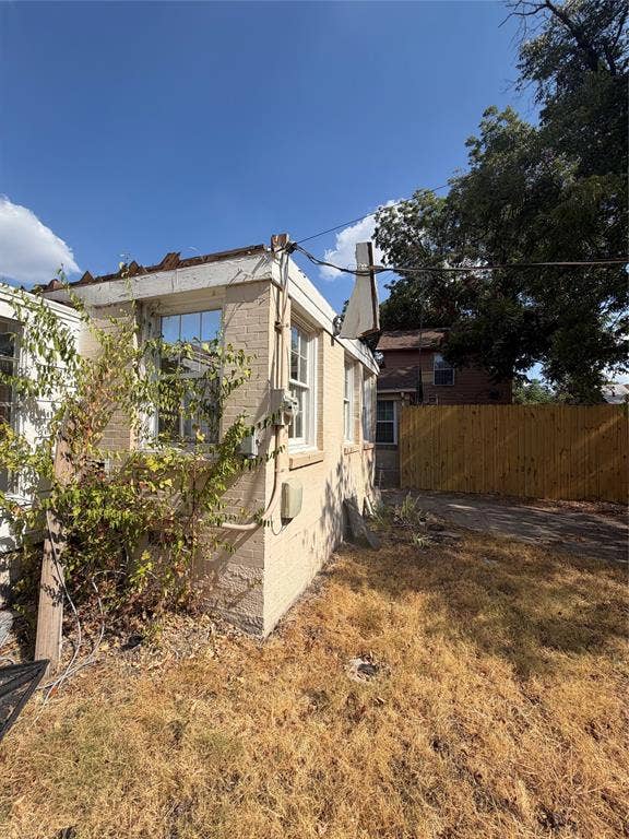 7131 Thurston Drive, Dallas, TX 75235 7131 Thurston Drive, Dallas, TX 75235