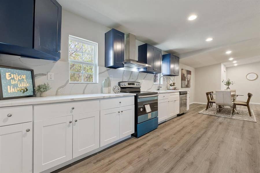 Property photo for 712 N Barrett Avenue, Denison, TX