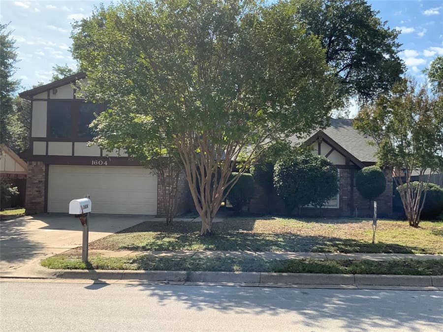 Property photo for 1604 Brookhaven Circle, Bedford, TX