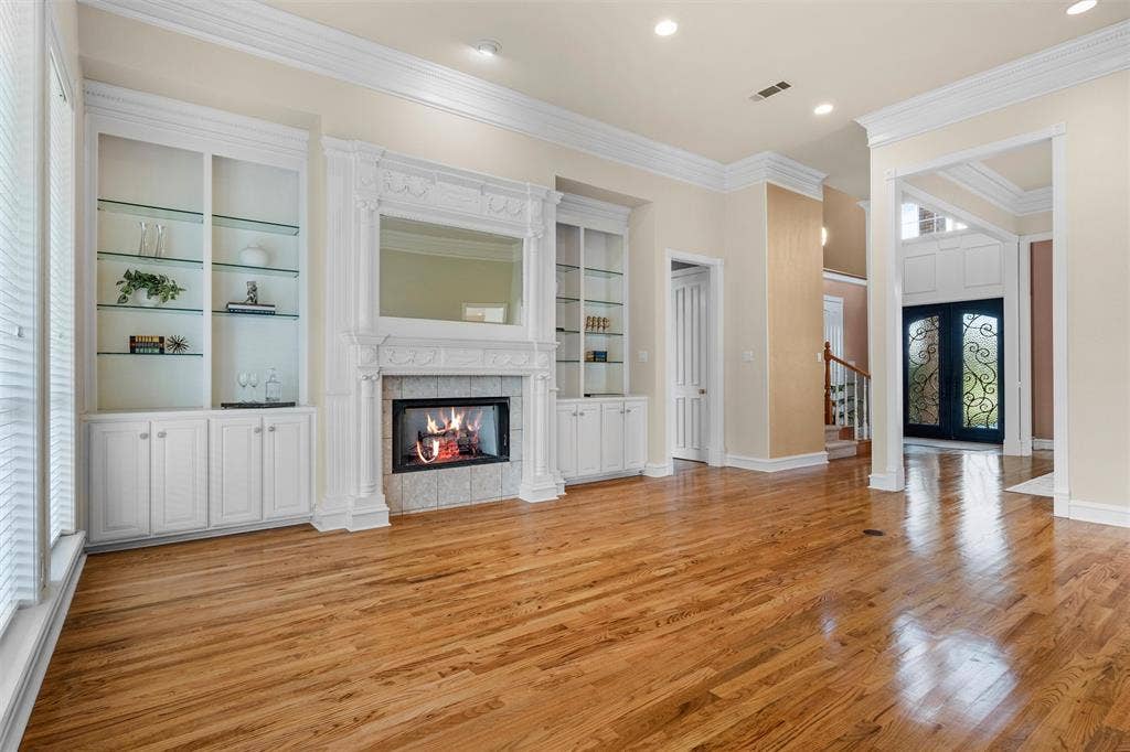 901 Walnut Falls Circle, Mansfield, TX 76063