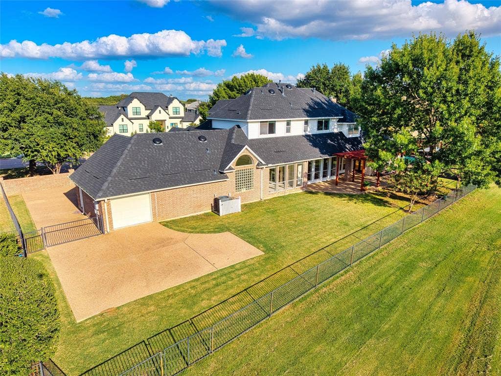 901 Walnut Falls Circle, Mansfield, TX 76063