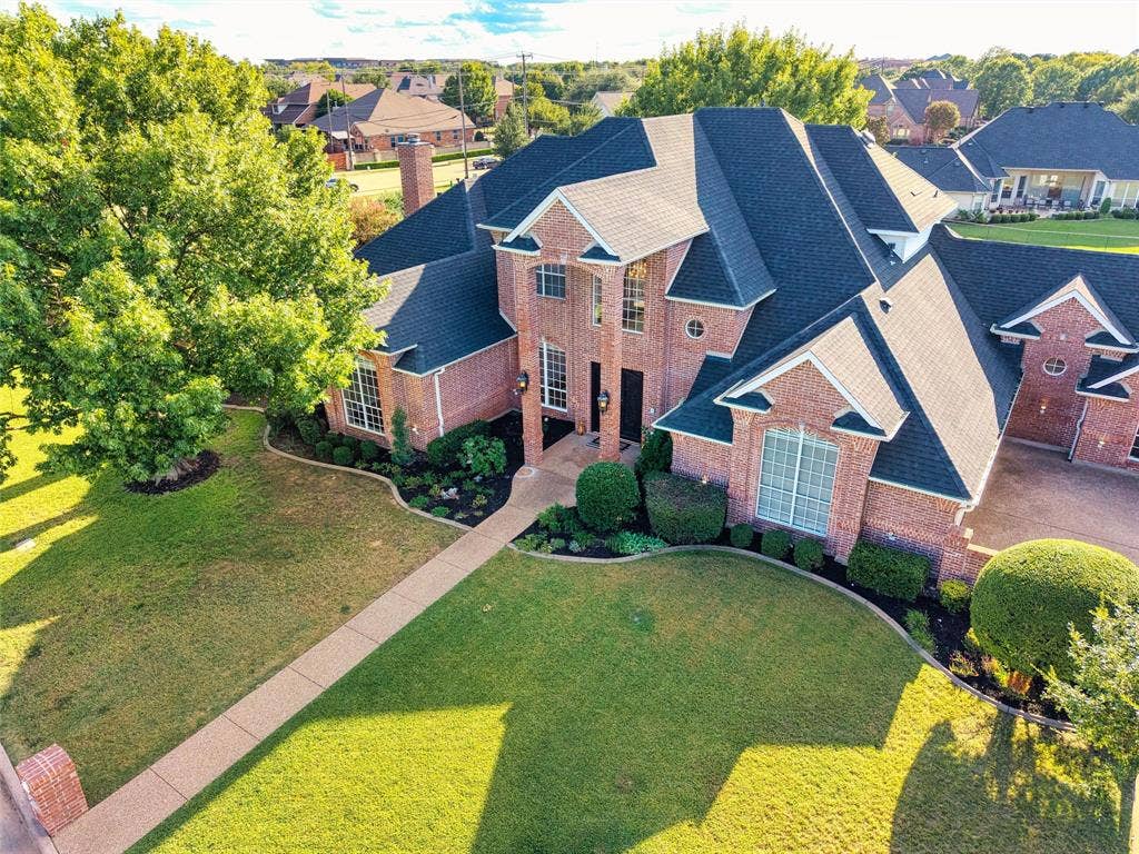 901 Walnut Falls Circle, Mansfield, TX 76063