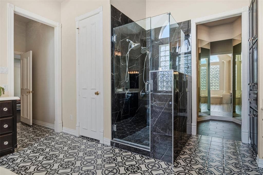 901 Walnut Falls Circle, Mansfield, TX 76063