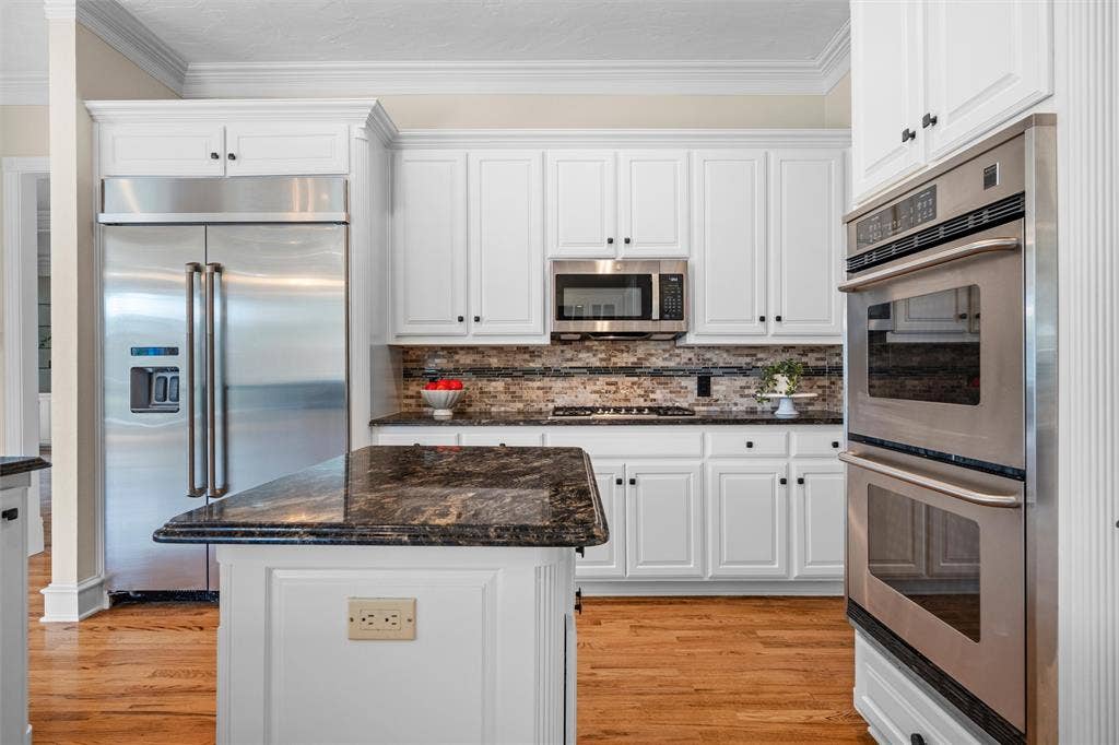 901 Walnut Falls Circle, Mansfield, TX 76063