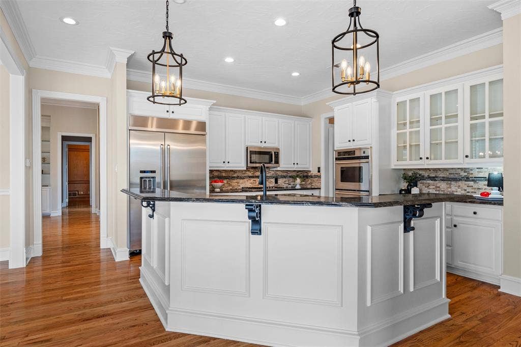 901 Walnut Falls Circle, Mansfield, TX 76063