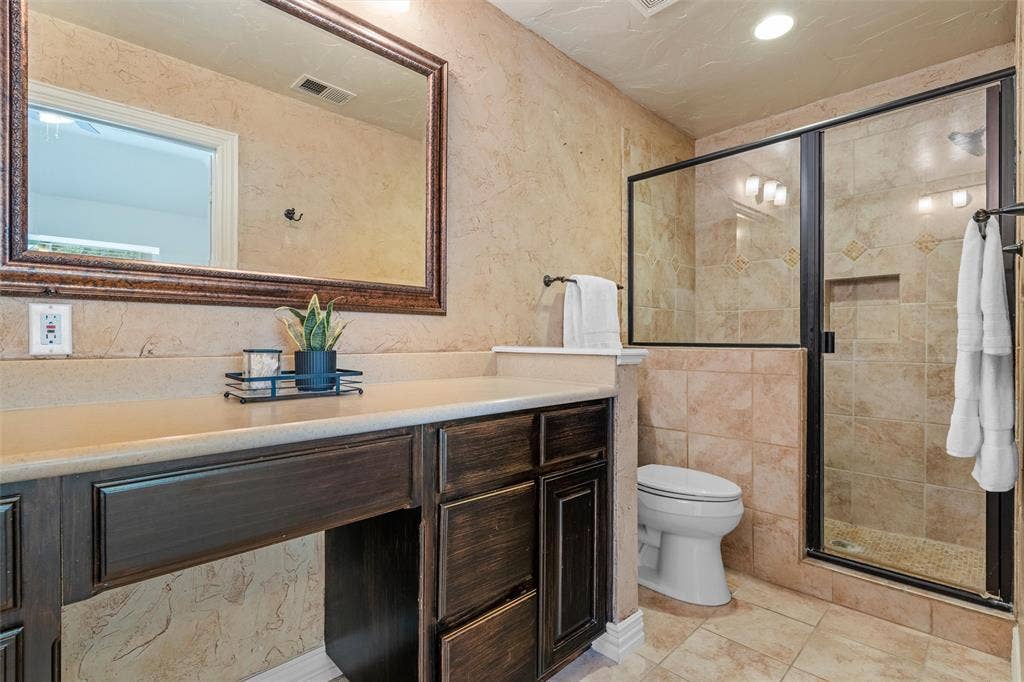 901 Walnut Falls Circle, Mansfield, TX 76063