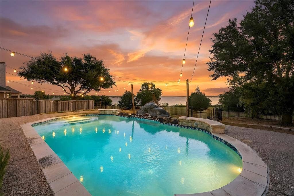 4102 Stone Haven Drive, Garland, TX 75043 4102 Stone Haven Drive, Garland, TX 75043