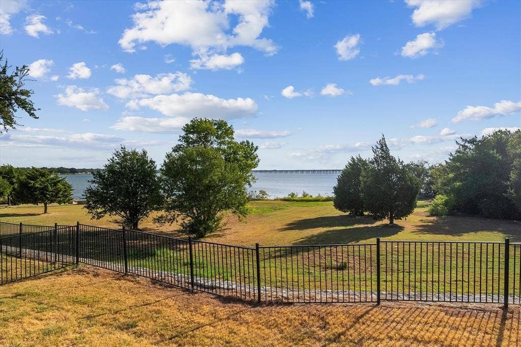 4102 Stone Haven Drive, Garland, TX 75043 4102 Stone Haven Drive, Garland, TX 75043