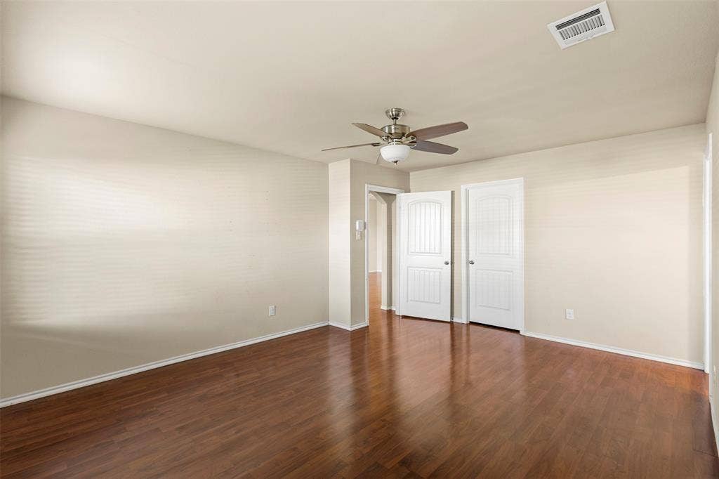 1547 Meadowlake Drive, Waxahachie, TX 75165