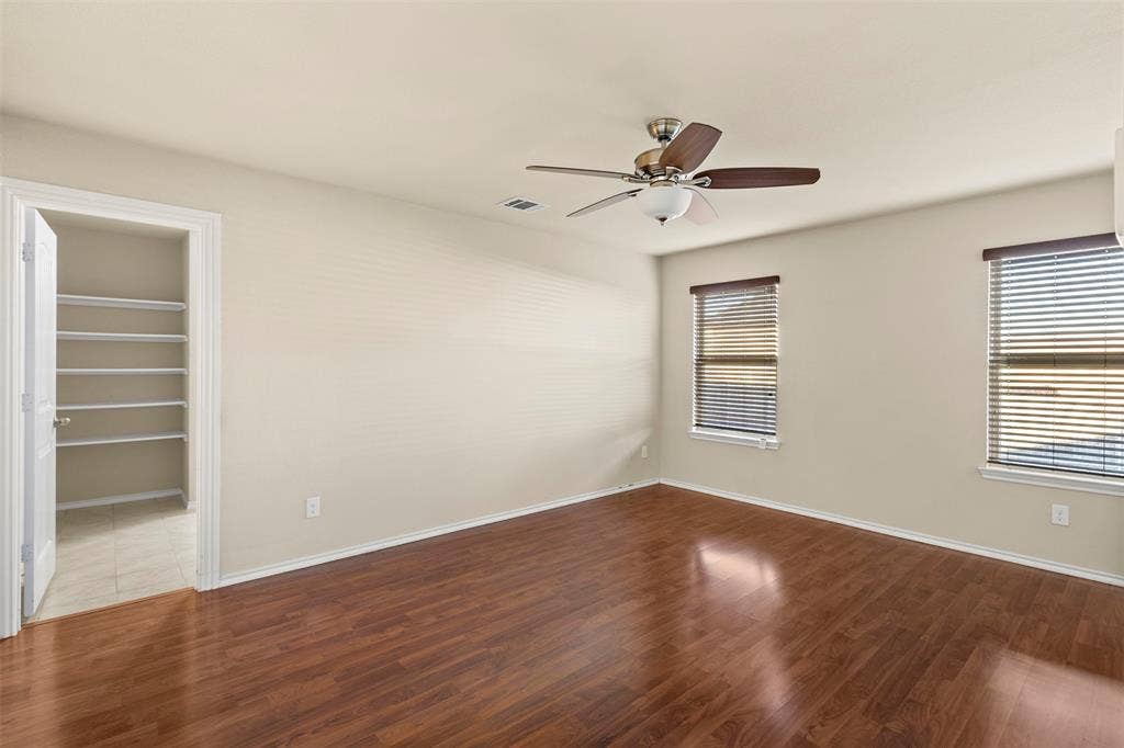 1547 Meadowlake Drive, Waxahachie, TX 75165