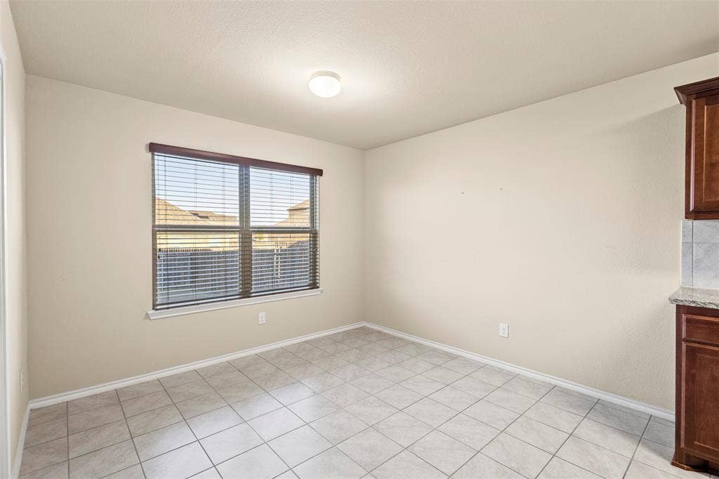 1547 Meadowlake Drive, Waxahachie, TX 75165