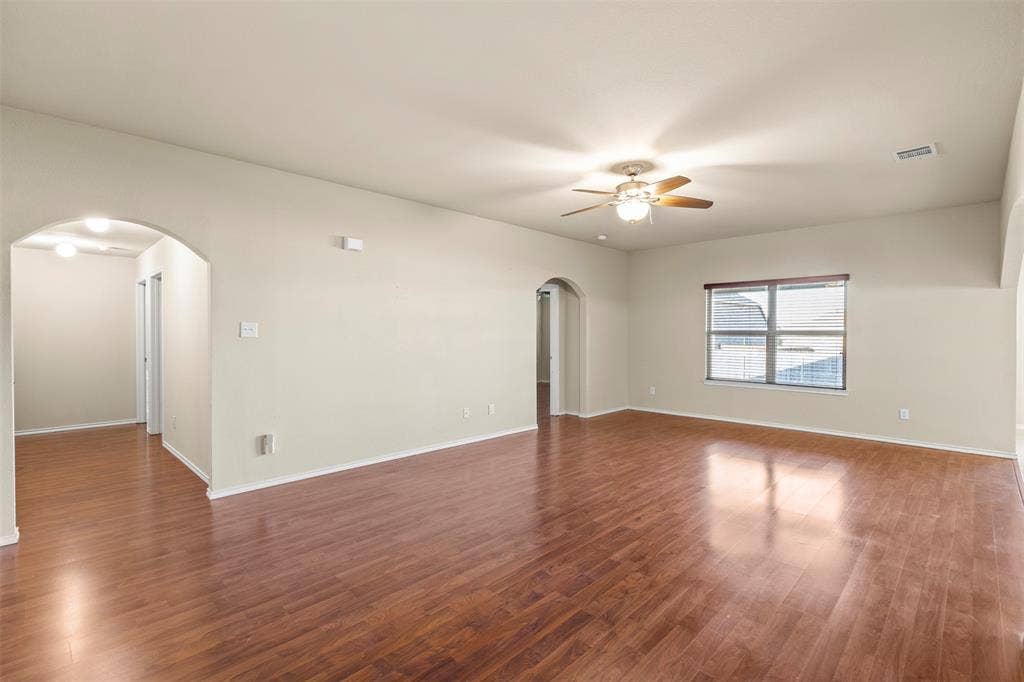 1547 Meadowlake Drive, Waxahachie, TX 75165