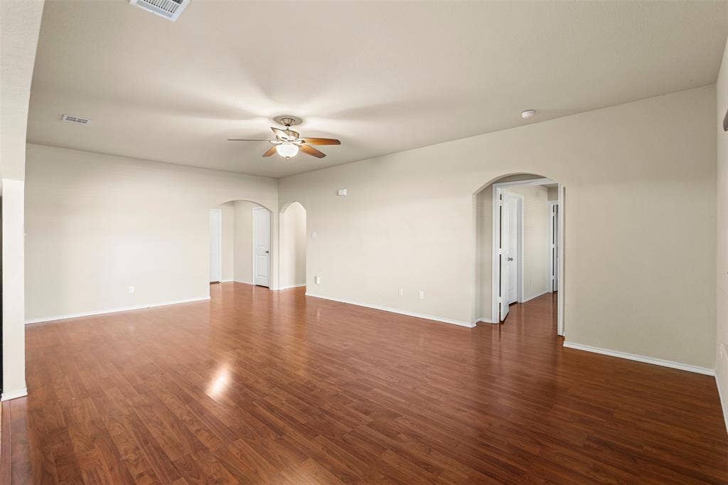 1547 Meadowlake Drive, Waxahachie, TX 75165