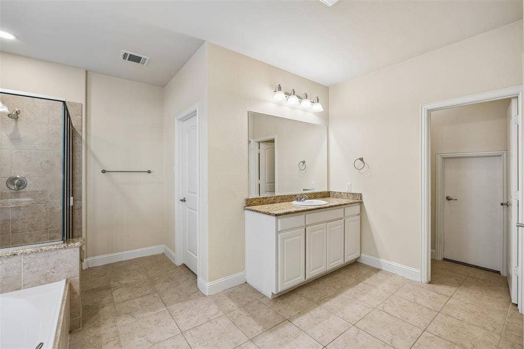 15994 Trail Glen Drive, Frisco, TX 75035 15994 Trail Glen Drive, Frisco, TX 75035