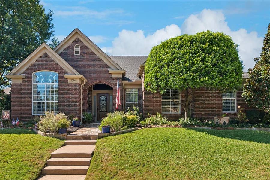 Property photo for 10521 Chablis Lane, Frisco, TX