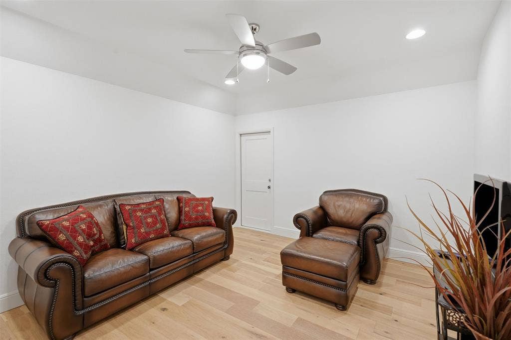 5613 Wedgefield Road, Granbury, TX 76049 5613 Wedgefield Road, Granbury, TX 76049