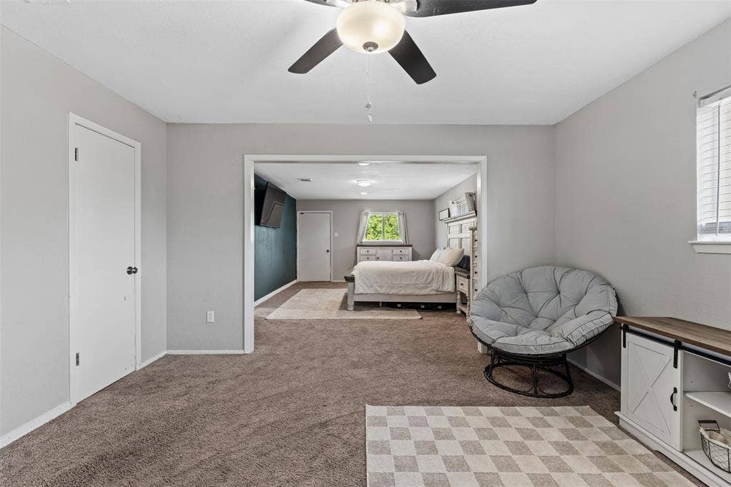 128 E Johnson Street, Hewitt, TX 76643 primary bedroom