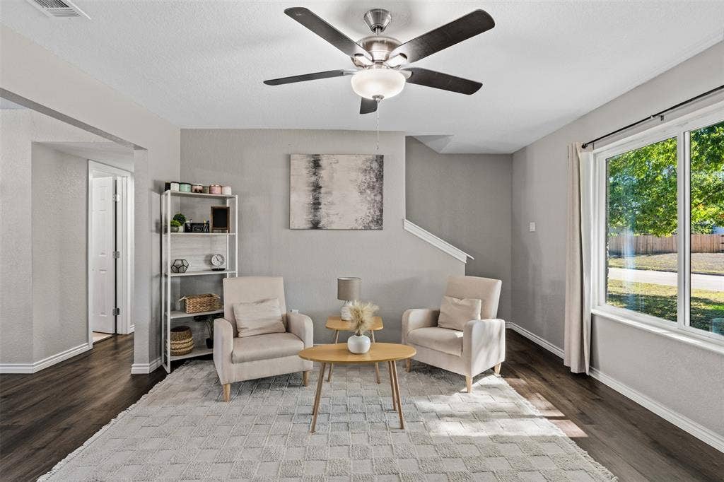 128 E Johnson Street, Hewitt, TX 76643 128 E Johnson Street, Hewitt, TX 76643