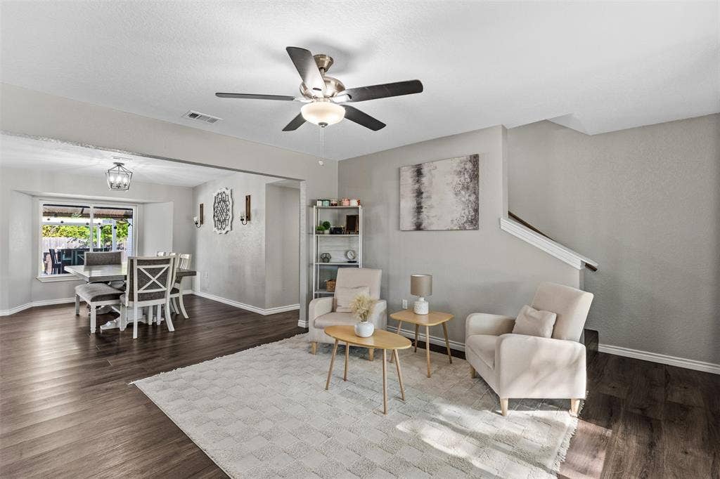 128 E Johnson Street, Hewitt, TX 76643 128 E Johnson Street, Hewitt, TX 76643