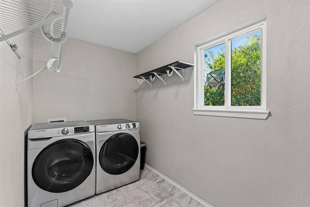 128 E Johnson Street, Hewitt, TX 76643 128 E Johnson Street, Hewitt, TX 76643