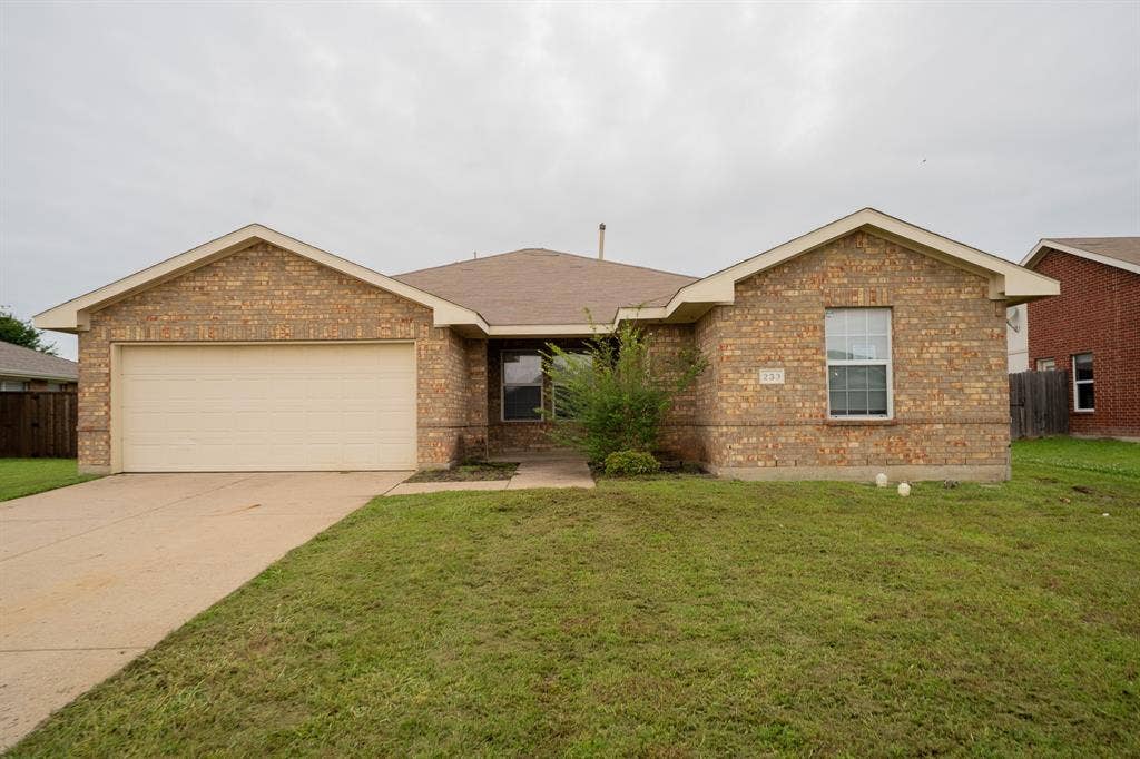 233 Willow Creek Lane, Terrell, TX 75160 233 Willow Creek Lane, Terrell, TX 75160