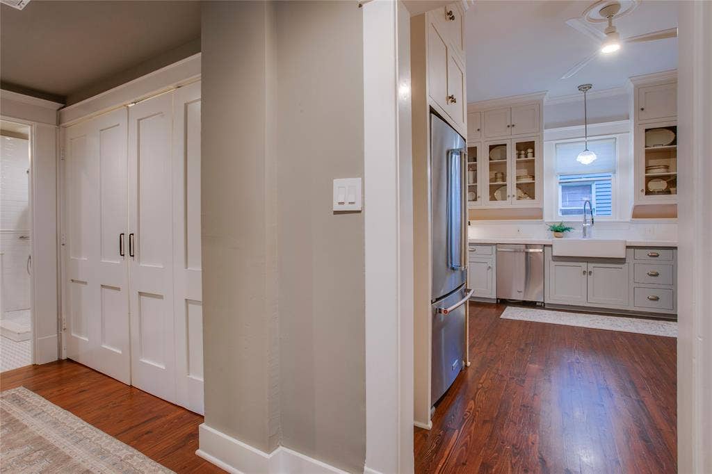 111 S Rosemont Avenue, Dallas, TX 75208