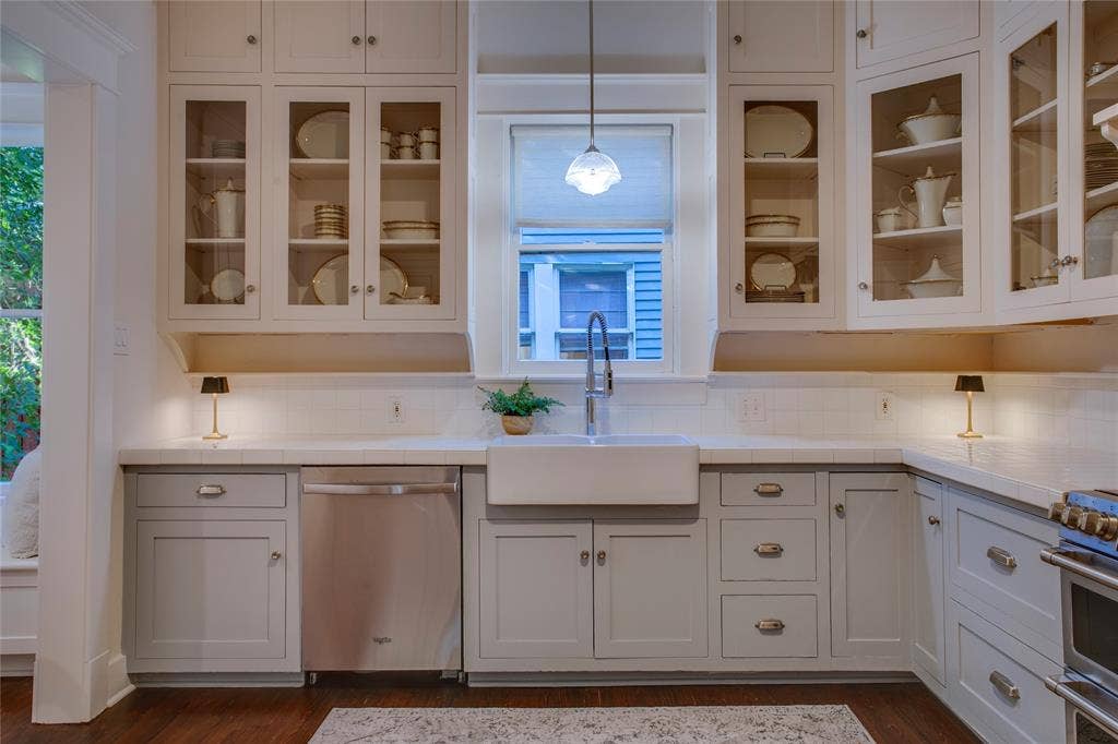 111 S Rosemont Avenue, Dallas, TX 75208