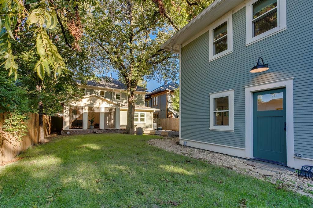 111 S Rosemont Avenue, Dallas, TX 75208