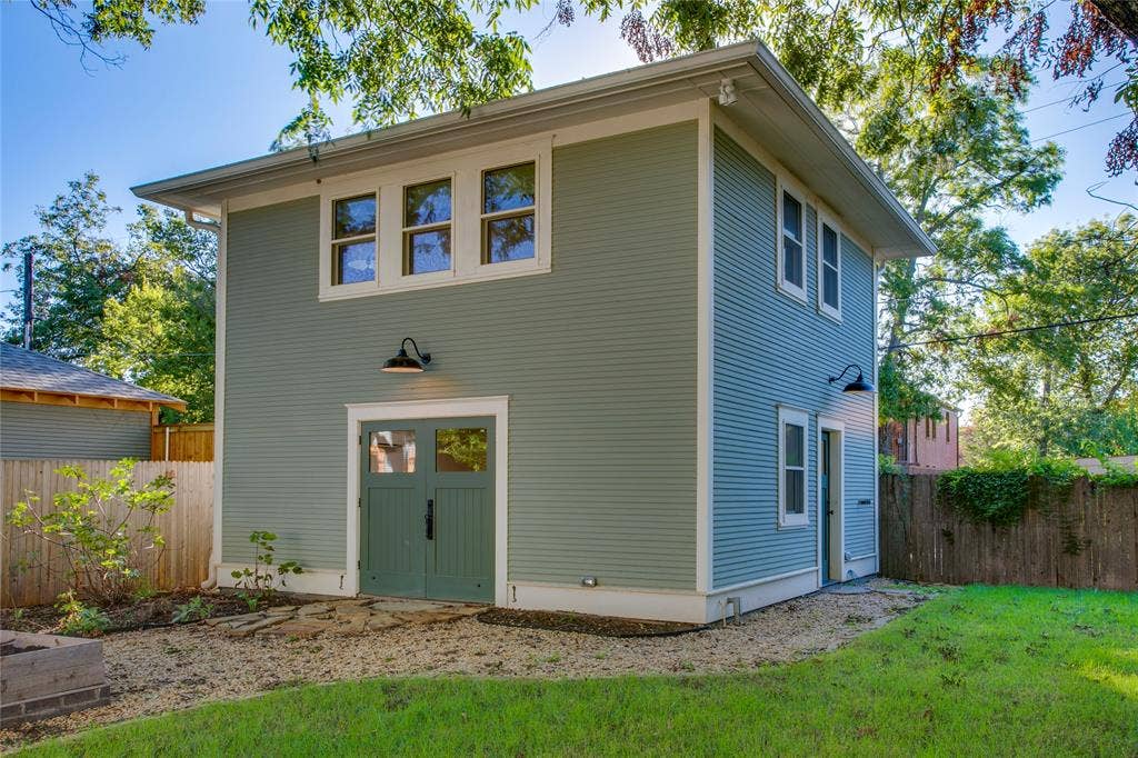 111 S Rosemont Avenue, Dallas, TX 75208