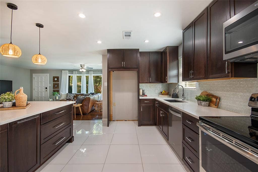 2144 Springhill Drive, Dallas, TX 75228 2144 Springhill Drive, Dallas, TX 75228