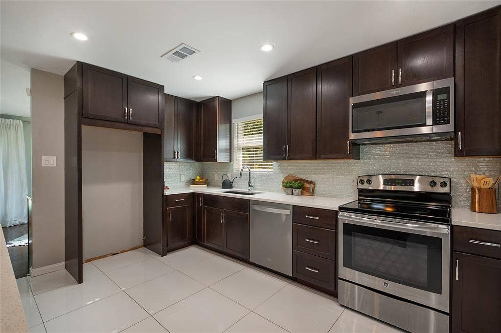 2144 Springhill Drive, Dallas, TX 75228 2144 Springhill Drive, Dallas, TX 75228